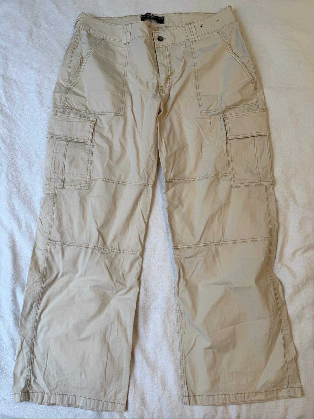 Hollister Cream Wide-Leg Cargo Pants